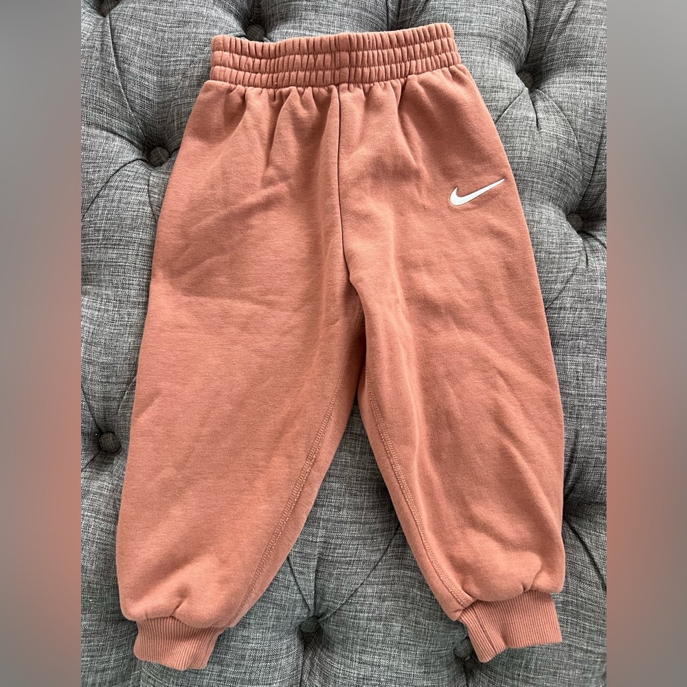 Toddler brown Nike joggers